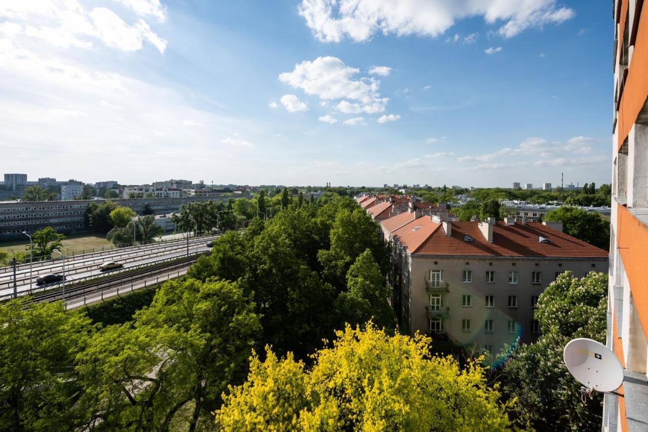 Metro Dworzec Gdanski Elegant Studio Apartment Varşovia Exterior foto